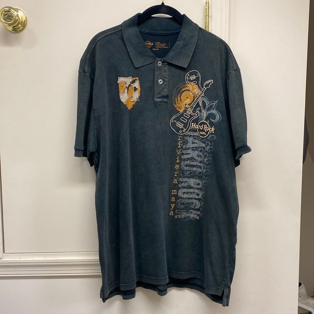 Hard Rock men’s short sleeve shirt. Never worn.